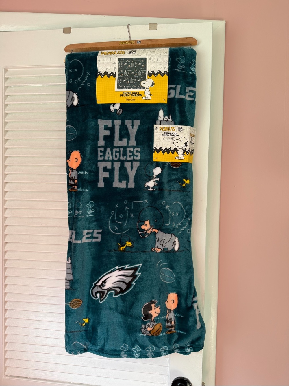 Peanuts NFL Philadelphia Eagles Plush Throw Blanket 60 x 70 Green White Black